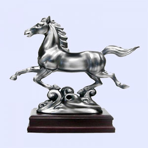 Ôèãóðà - Êîíü â ãàëîïå - 19ñì