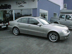 Mercedes-Benz E200K Cubanit+Navi+SD++++, Limousine